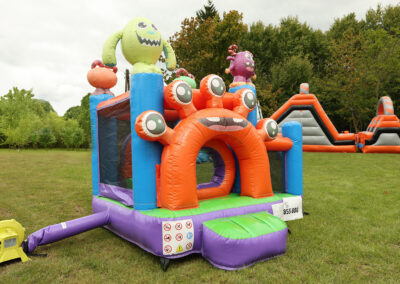 Szalone Stworki – Dmuchany mały zamek